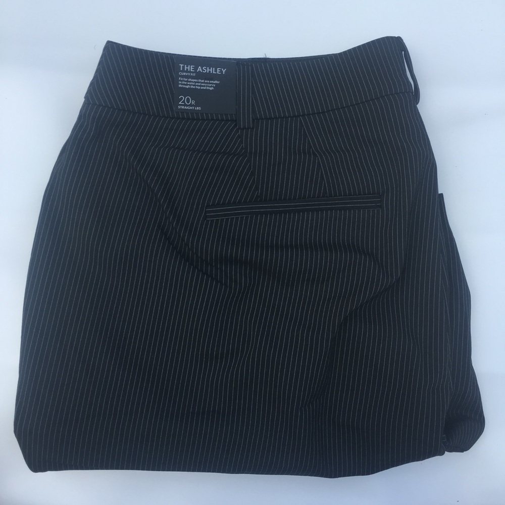 The Ashly strait leg paints. Size 20r - Picture 5 of 5